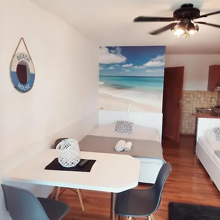 Fox Pokoje-apartament-domki * Władysławowo