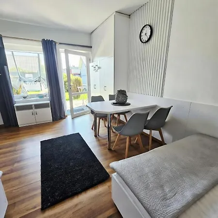 Fox Pokoje-apartament-domki Appartamento *